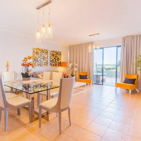5 Bedrooms In Privileged Area With Ocean View Appartement *