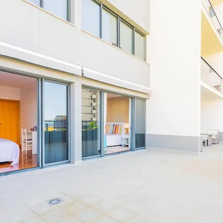5 Bedrooms In Privileged Area With Ocean View *